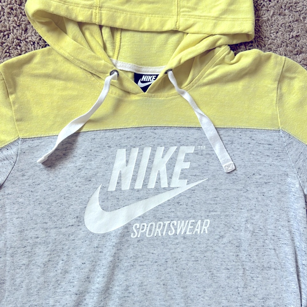 Nike Gym Vintage Women's Hooded Top